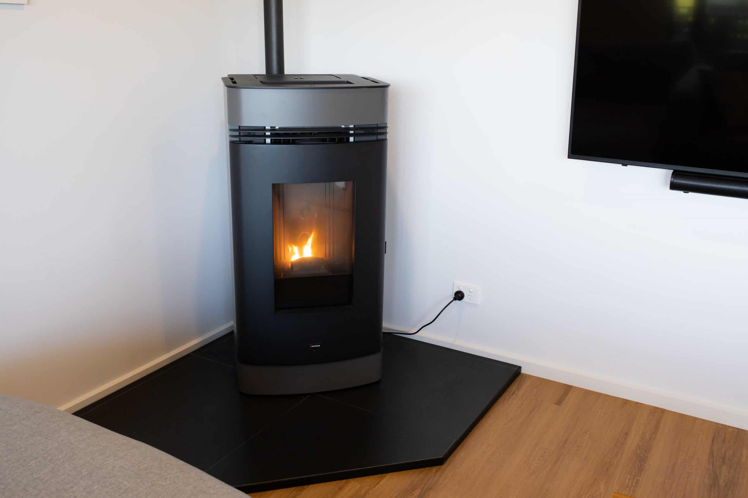 Wood pellet heater